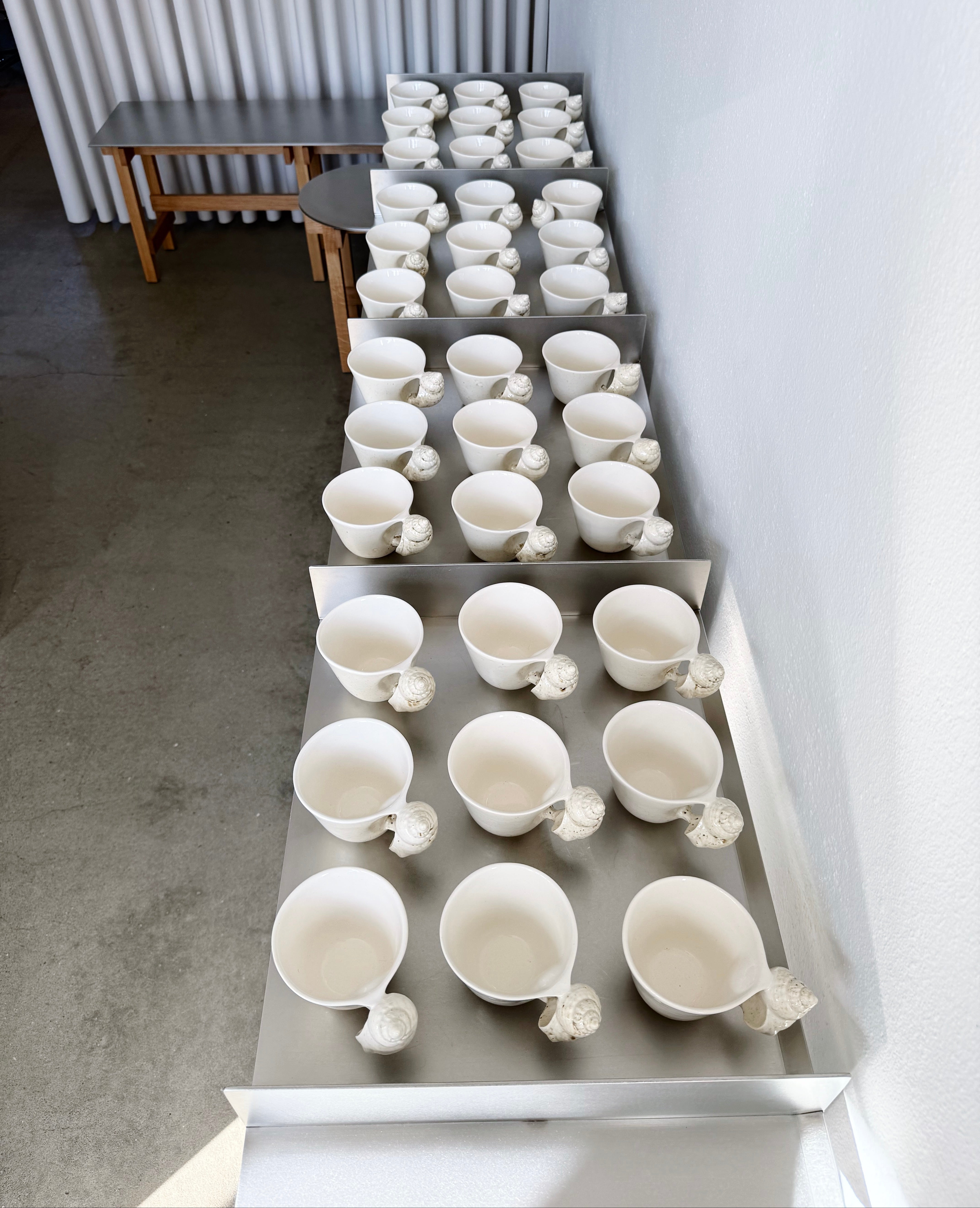 Konkylie Kop er dansk design i særklasse. En lækker gave. Køb originalt design. Konkylie Kop Tilbud. Rabat ved tilmelding til nyhedsbrev. Studio Aarhus Jægergårdsgade Keramik 