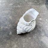 Keramik skabt på Bornholm. Dansk design og håndværk. Gaveidé keramik. Kurateret kunst. 