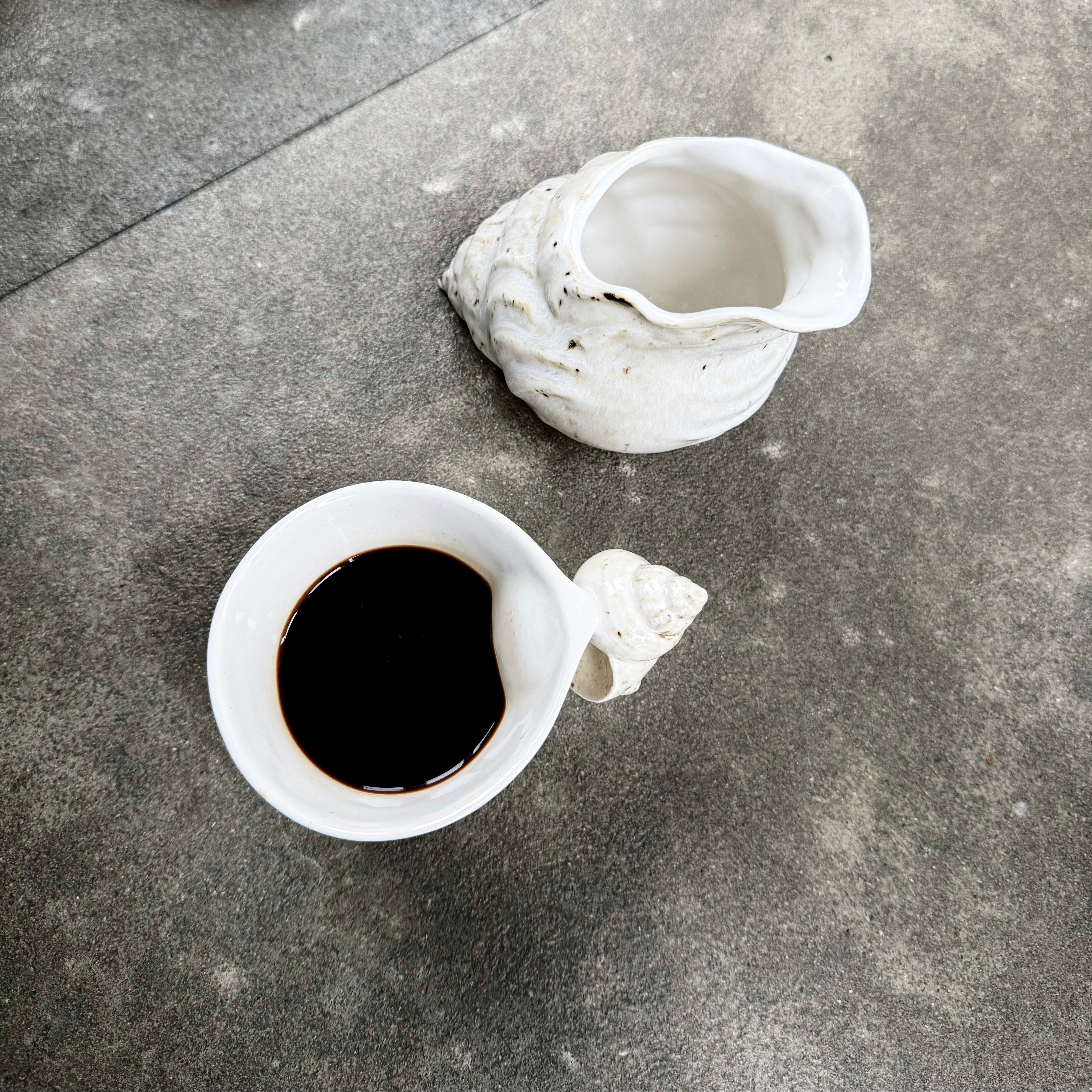 Konkylie Kop og Konkylie Kande. Nyhed. Nyt design. Studio i Aarhus. Christina Iversen Studio design. Handmade in Denmark. 