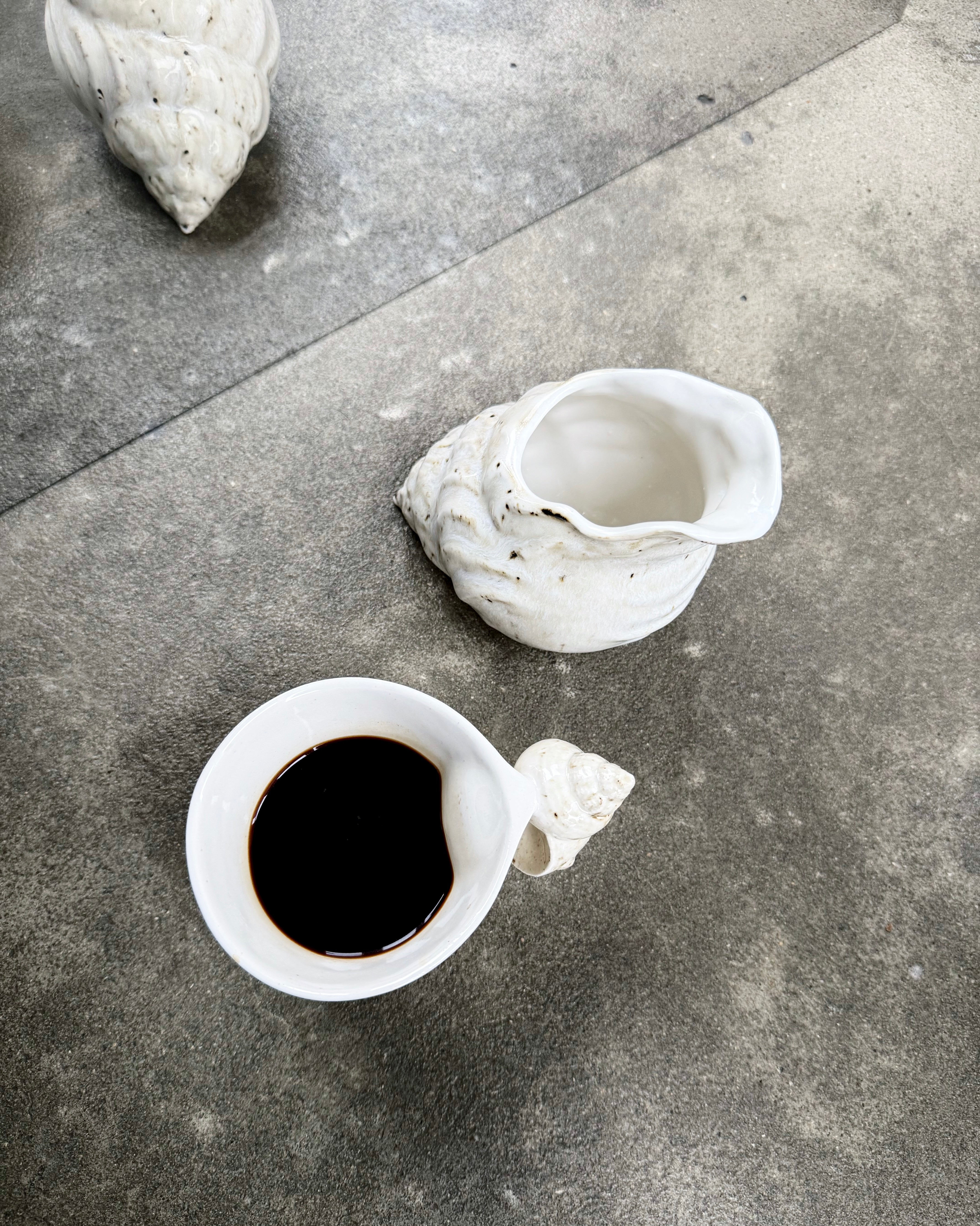 Keramisk designer Dorte Kristoffersen. Keramik skabt i Danmark. Kunsthåndværk. Studio i Aarhus. Aarhus. Dansk design og håndværk. Køb nu. 